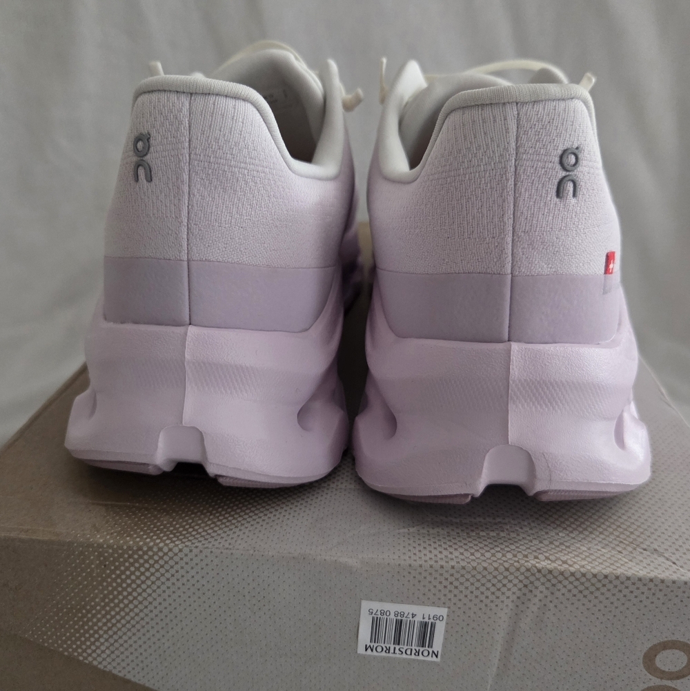 On Cloud Tilt Women Running Shoes Sneakers Ivory/Orchid Purple Size 11 NIB - Picture 4 of 9